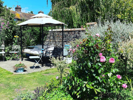 EXCLUSIVE HIRE - SUMMER HOLIDAYS